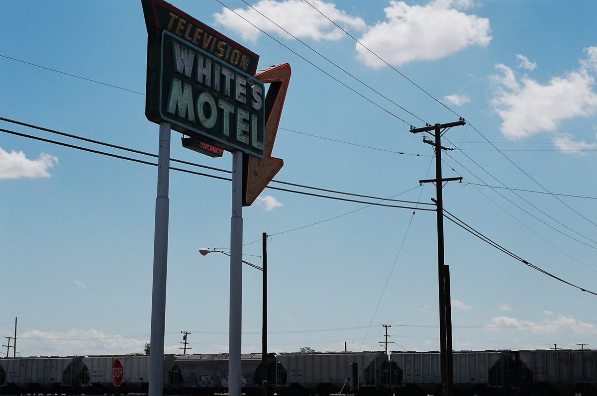 White's Motel in Mojave for a rest day.