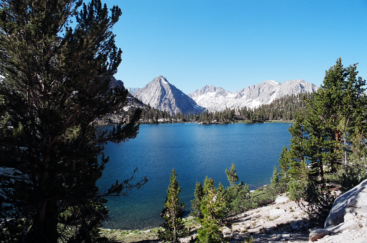 Hiking off the PCT to resupply at Independence.