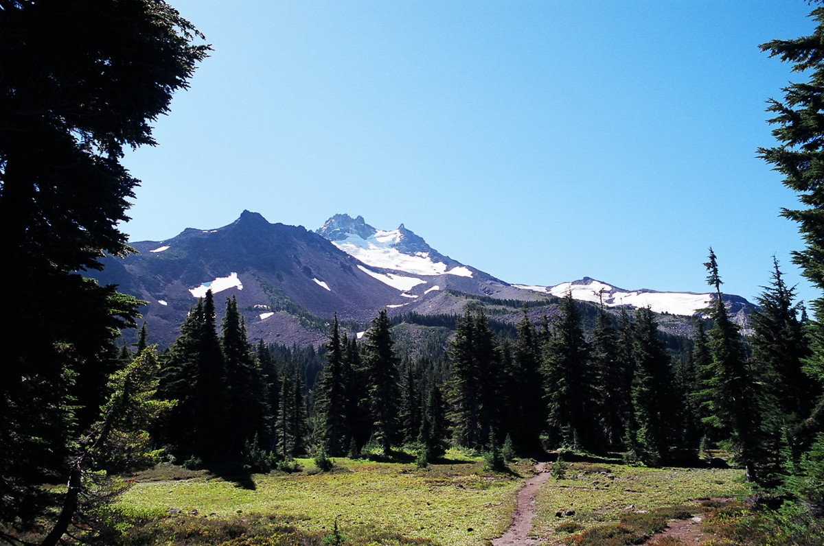 Mt Jefferson in Oregon. From Jefferson park.